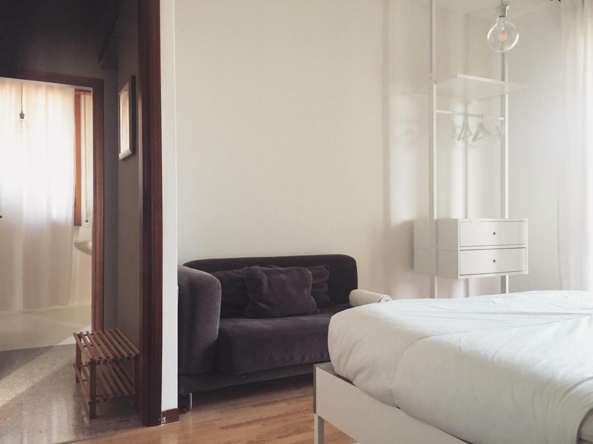 Sunny Family Apartment In Villa - Humanitas Forum Ieo Pieve Emanuele Εξωτερικό φωτογραφία