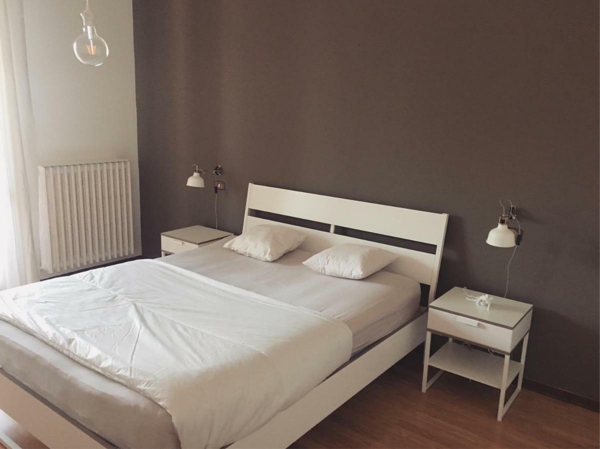 Sunny Family Apartment In Villa - Humanitas Forum Ieo Pieve Emanuele Εξωτερικό φωτογραφία
